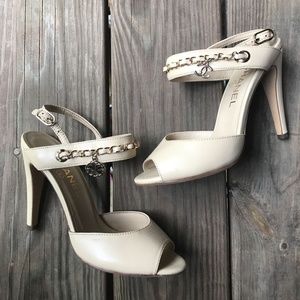 Chanel Beige 18P Clover Logo Chain Charm Sandals